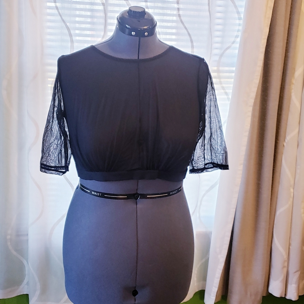 NWT Torrid Mesh Crop
